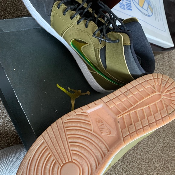 Air Jordan Men's 1 Retro High Nouveau - Picture 5 of 6